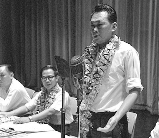 Singapore giành quyền tự trị trong mọi lĩnh vực của đất nước ngoại trừ quốc phòng và ngoại giao, Lý Quang Diệu trở thành Thủ tướng đầu tiên của quốc gia này vào ngày 3-6-1959. Ảnh: The Online Citizen Singapore giành quyền tự trị trong mọi lĩnh vực của đất nước ngoại trừ quốc phòng và ngoại giao, Lý Quang Diệu trở thành Thủ tướng đầu tiên của quốc gia này vào ngày 3-6-1959. Ảnh: The Online Citizen